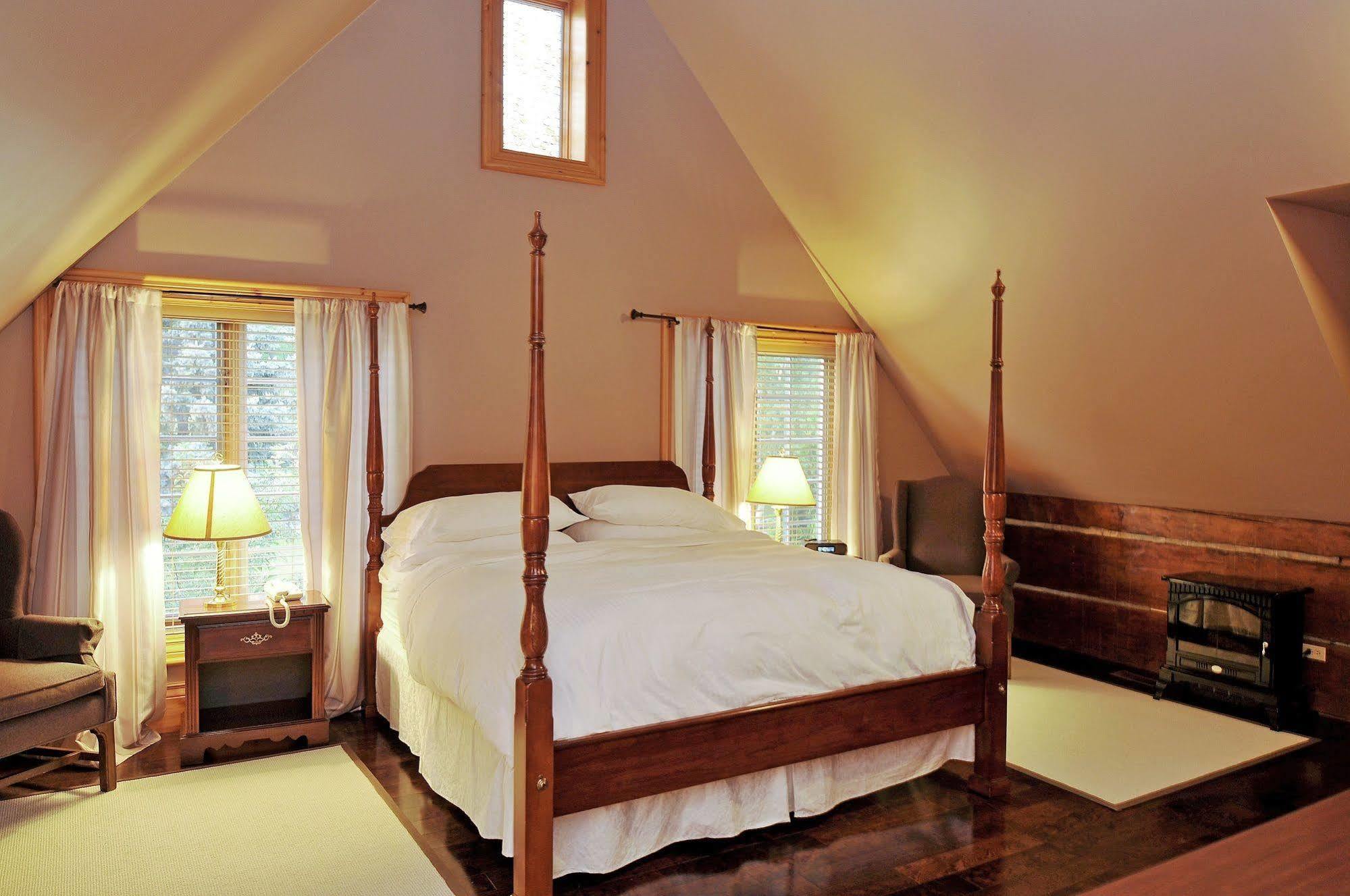 Eganridge Resort, Golf Club & Spa Bobcaygeon ภายนอก รูปภาพ