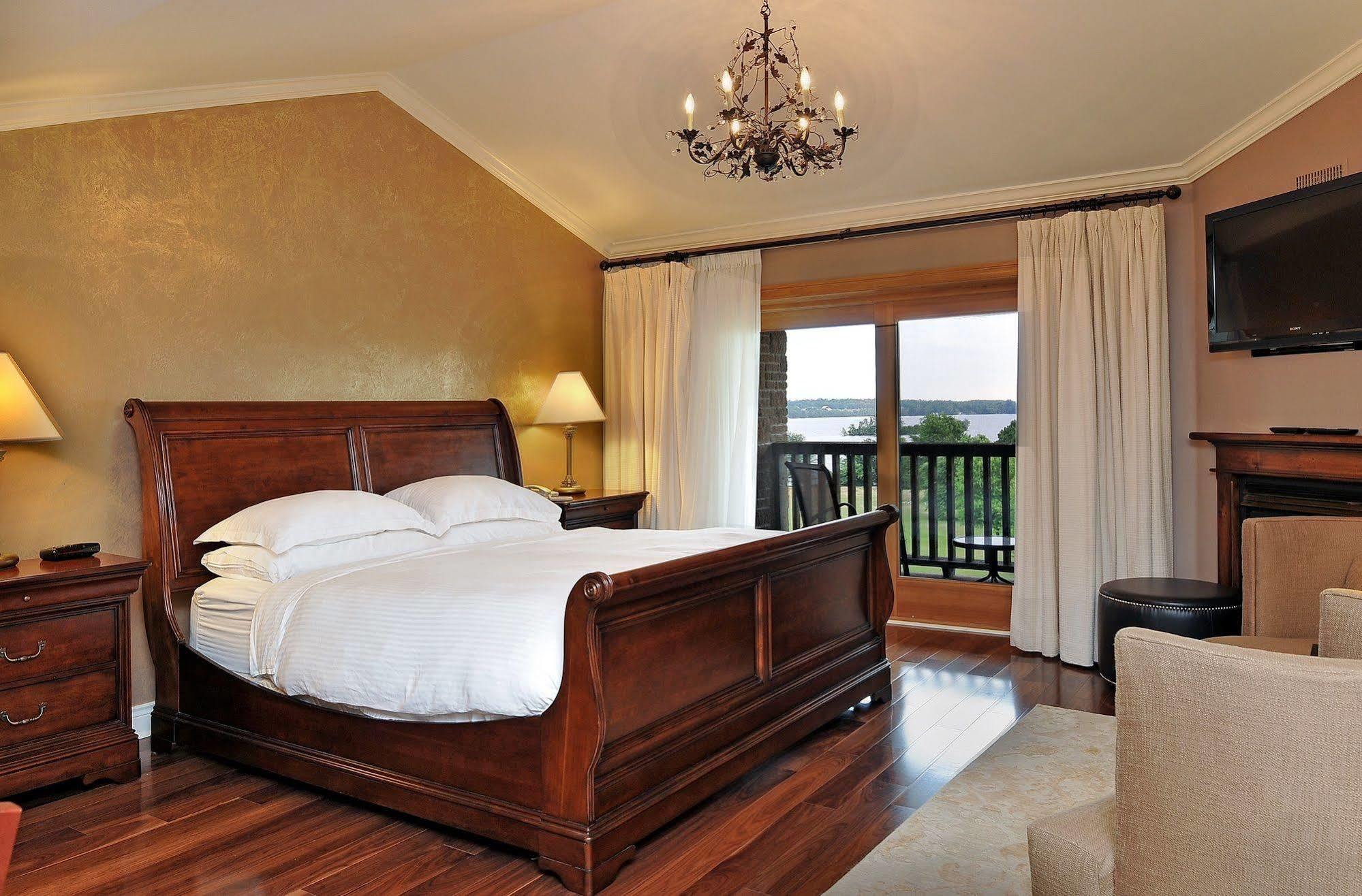 Eganridge Resort, Golf Club & Spa Bobcaygeon ภายนอก รูปภาพ