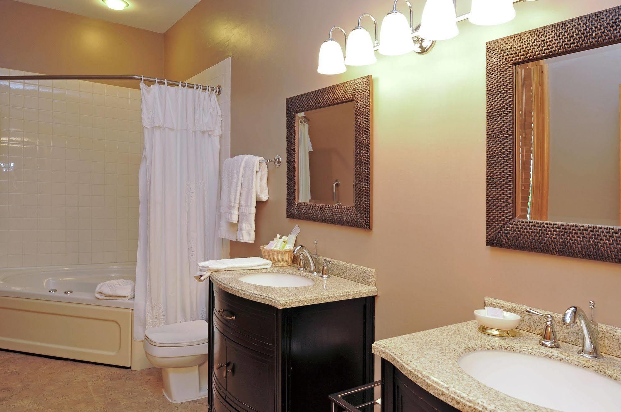 Eganridge Resort, Golf Club & Spa Bobcaygeon ภายนอก รูปภาพ