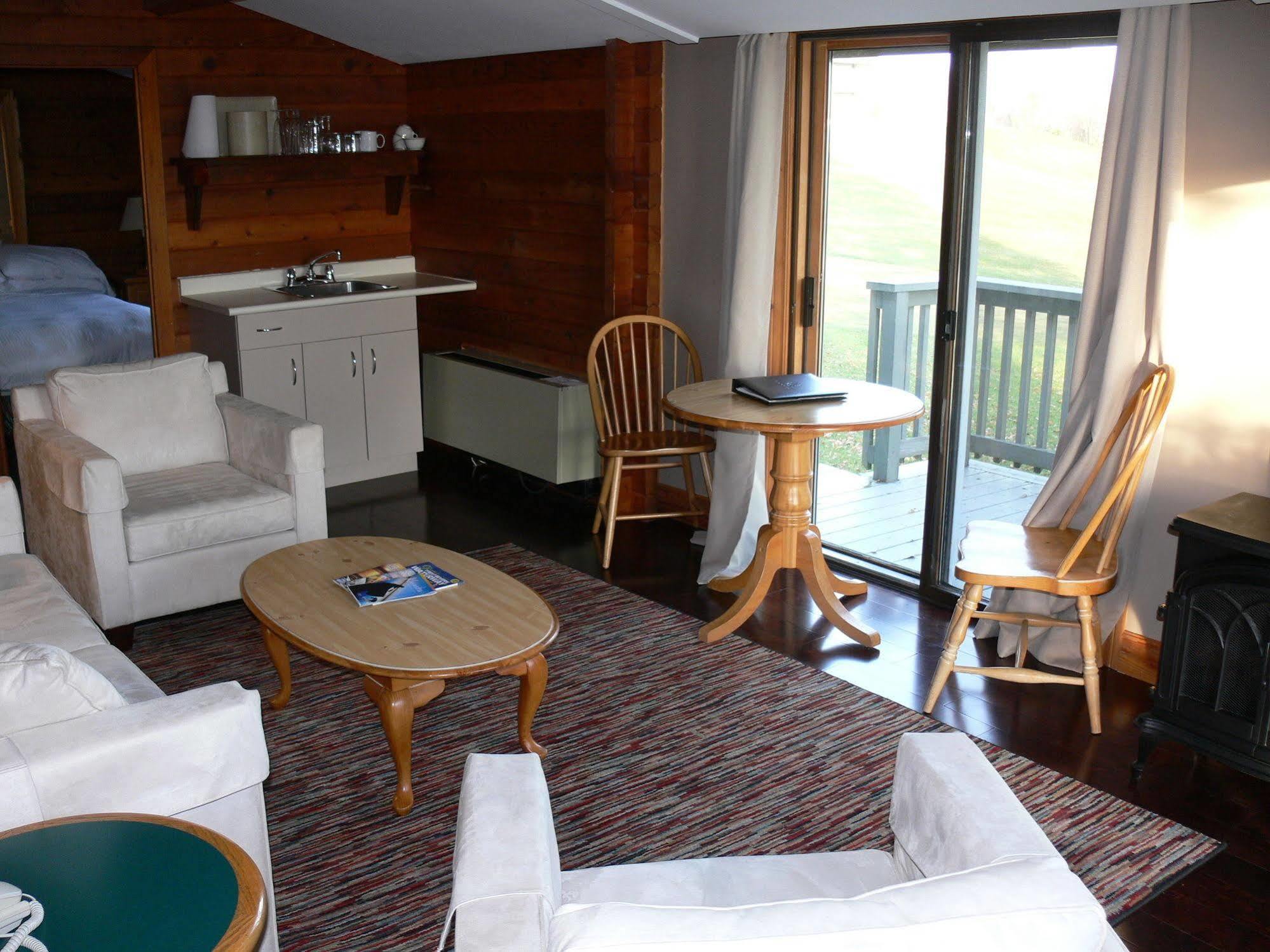 Eganridge Resort, Golf Club & Spa Bobcaygeon ภายนอก รูปภาพ