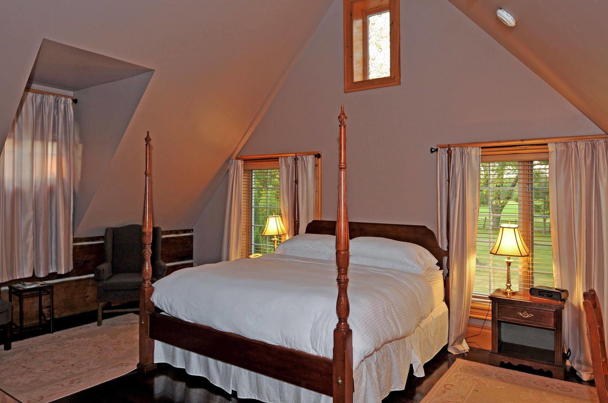 Eganridge Resort, Golf Club & Spa Bobcaygeon ภายนอก รูปภาพ